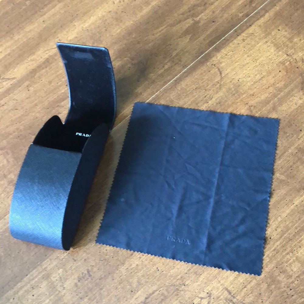 Prada glasses case & cloth
